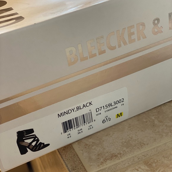 NEW IN BOX BLEECKER & BOND SANDALS - Picture 7 of 11